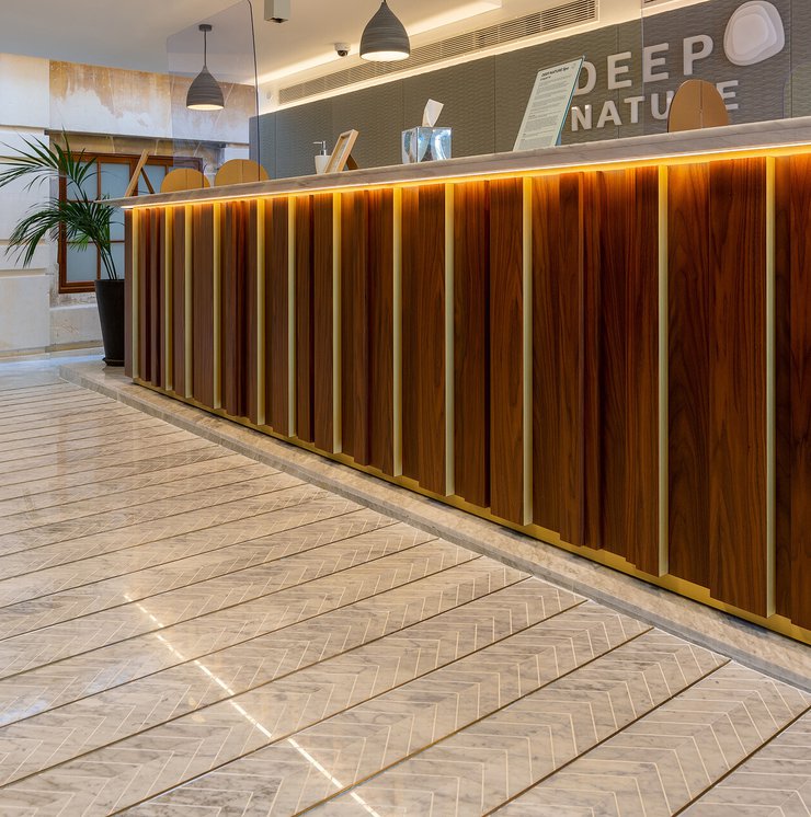 Deep Nature Spa chez Phoenicia Hotel 5*: Marca Corona porcelain stoneware tiles