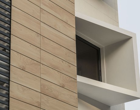 FreeGate Apartments: piastrelle in gres porcellanato Marca Corona