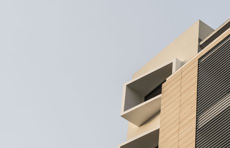 FreeGate Apartments: piastrelle in gres porcellanato Marca Corona