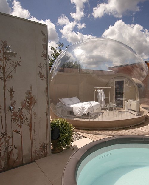 Atmosfera Bubble Glamping Project built in Italia with the collections Miniature Soda, Multiforme Dune, Terracreta