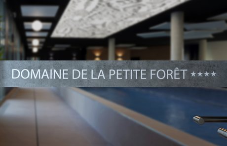 Hotel Domaine de la Petite Forêt: Marca Corona porcelain stoneware tiles
