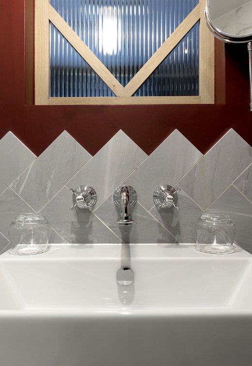 Handsome Hotel: Marca Corona porcelain stoneware tiles