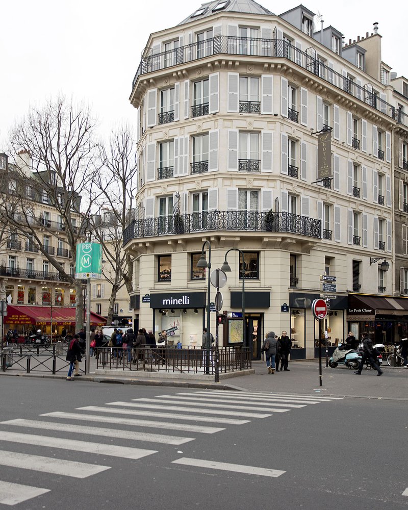 Hotel Cluny Square: architecture and design