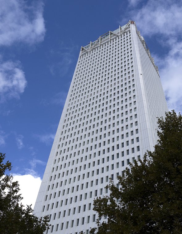 H4 Hotel Wyndham Paris Pleyel Resort Project built in Francia with the collections Multiforme, Multiforme 1741, Stonecloud, Terra, Paprica