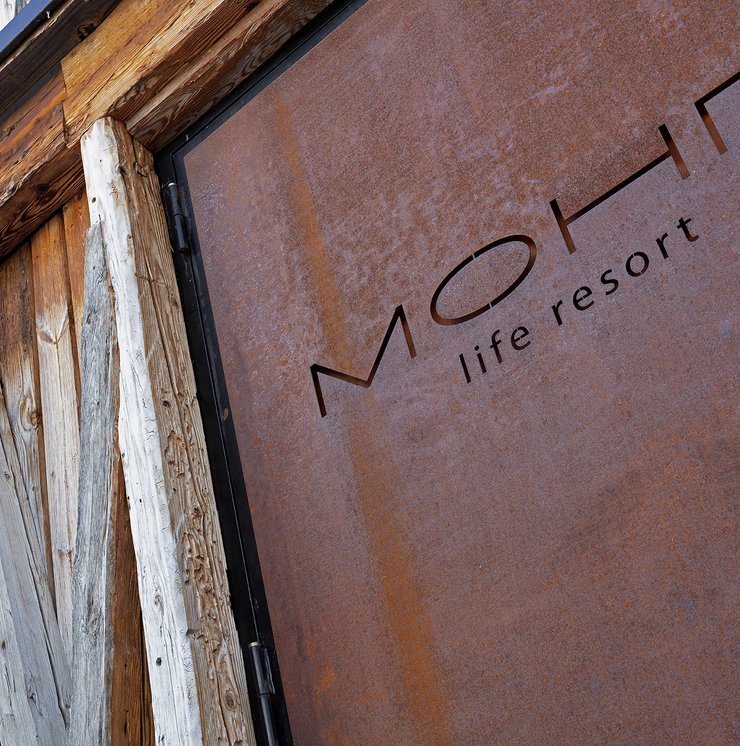 Mohr Life resort: piastrelle in gres porcellanato Marca Corona