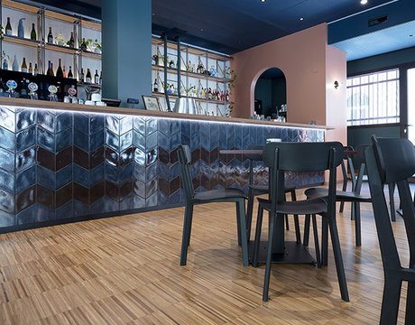 Merlo Cocktail Bar: piastrelle in gres porcellanato Marca Corona