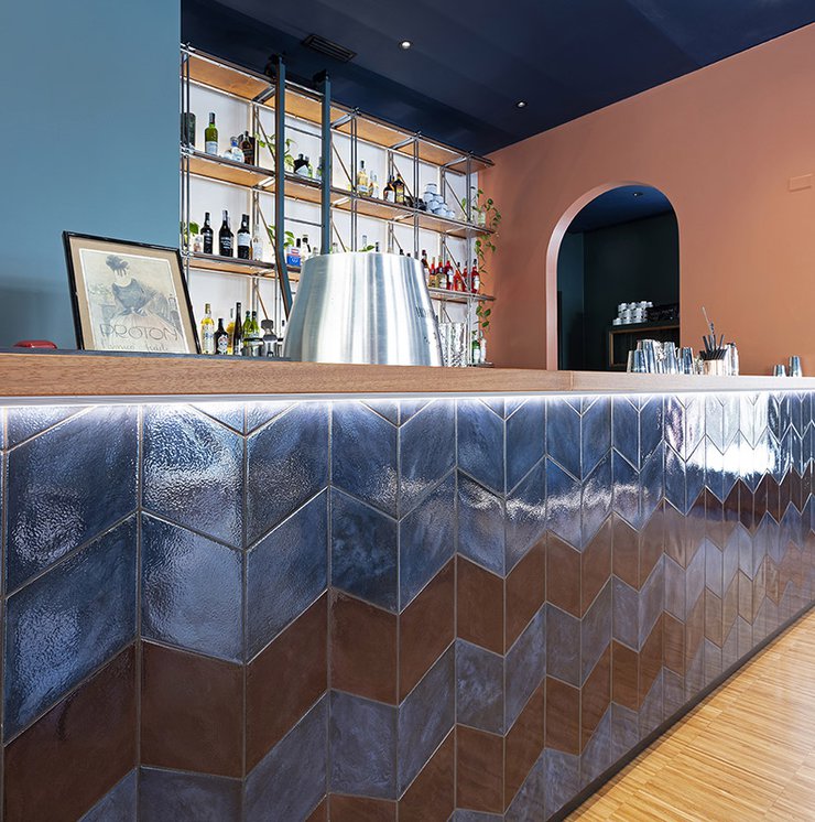 Merlo Cocktail Bar: piastrelle in gres porcellanato Marca Corona