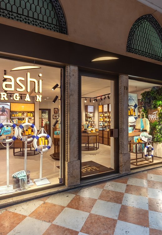 Nashi Argan Shop Vicenza: piastrelle in gres porcellanato Marca Corona