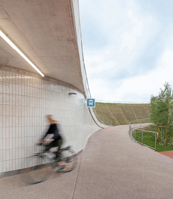 Nova Gorica Railway Station Underpass Vrtača Proyecto realizado en Slovenia con las colecciones Miniature Soda, Multiforme