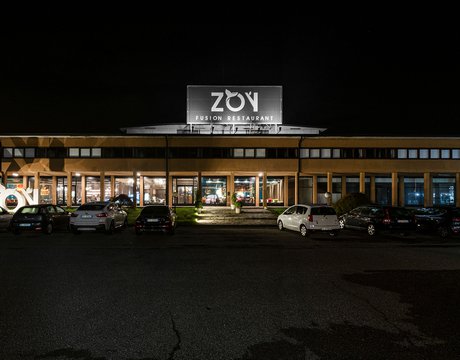 Zoy - Fusion Restaurant: piastrelle in gres porcellanato Marca Corona