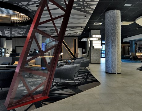Ibis Paris CDG Airport: piastrelle in gres porcellanato Marca Corona