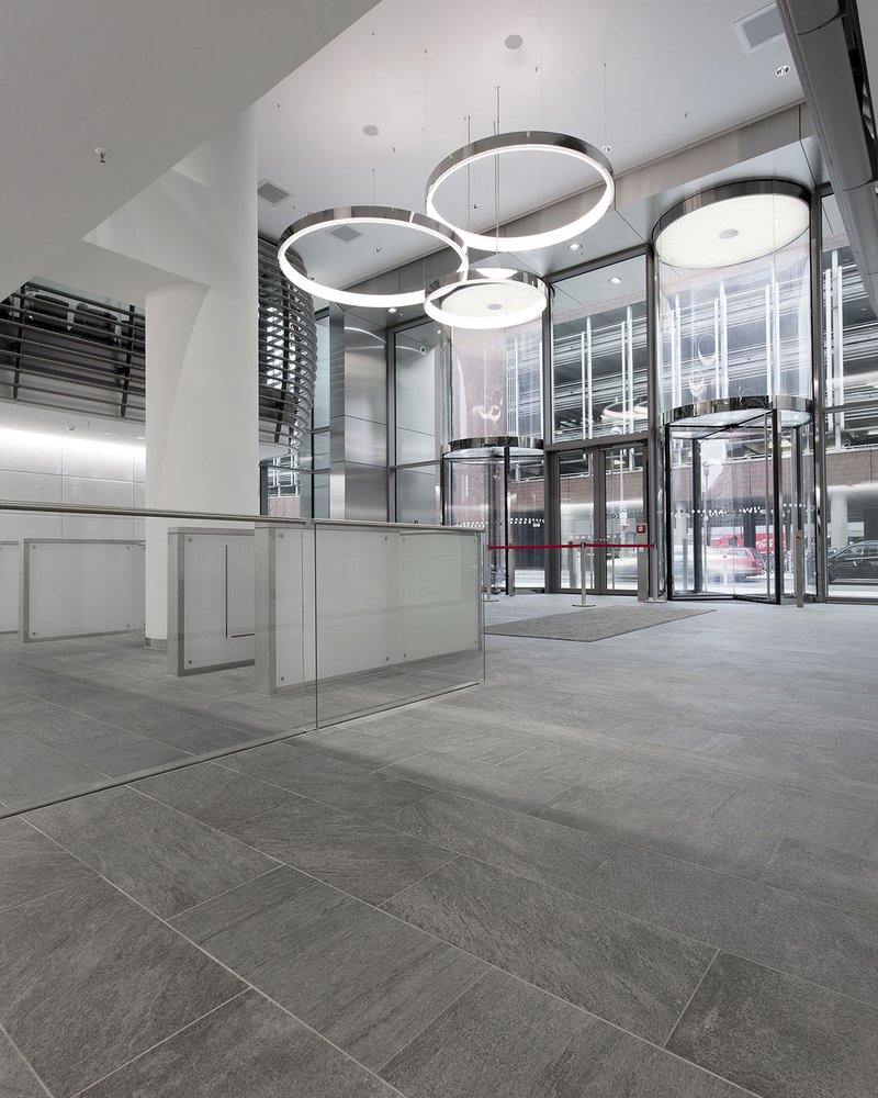 Sparkasse Hannover: interior design and tiles