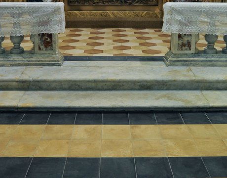 Chiesa San Marzano Oliveto: piastrelle in gres porcellanato Marca Corona