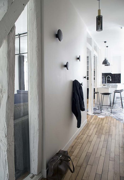 Residence in Paris: Marca Corona porcelain stoneware tiles