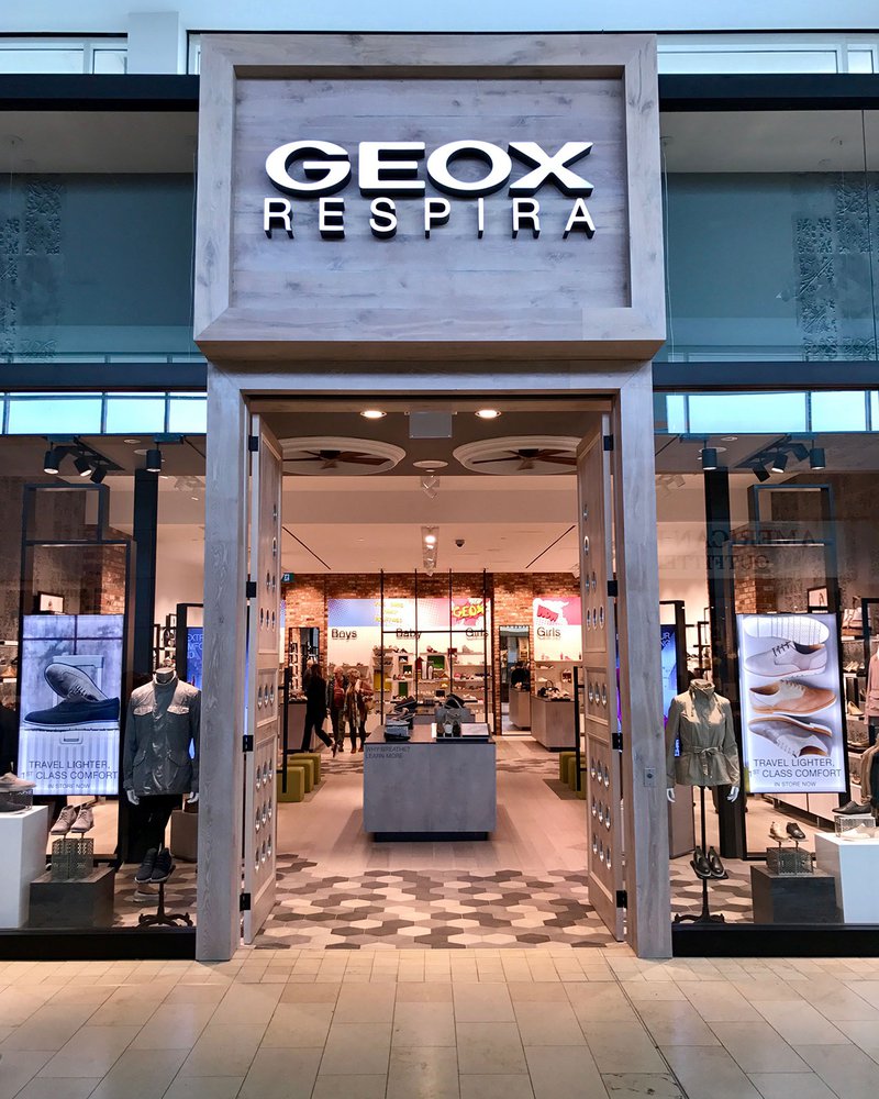 Geox Shop: interior design and tiles