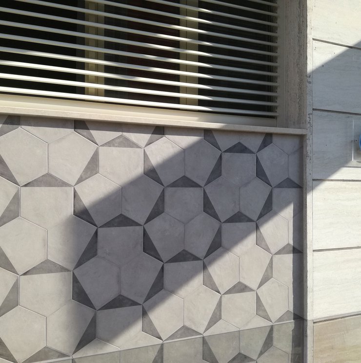 La Barchetta Apartment: Marca Corona porcelain stoneware tiles