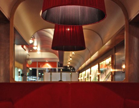 Little India Restaurant: piastrelle in gres porcellanato Marca Corona
