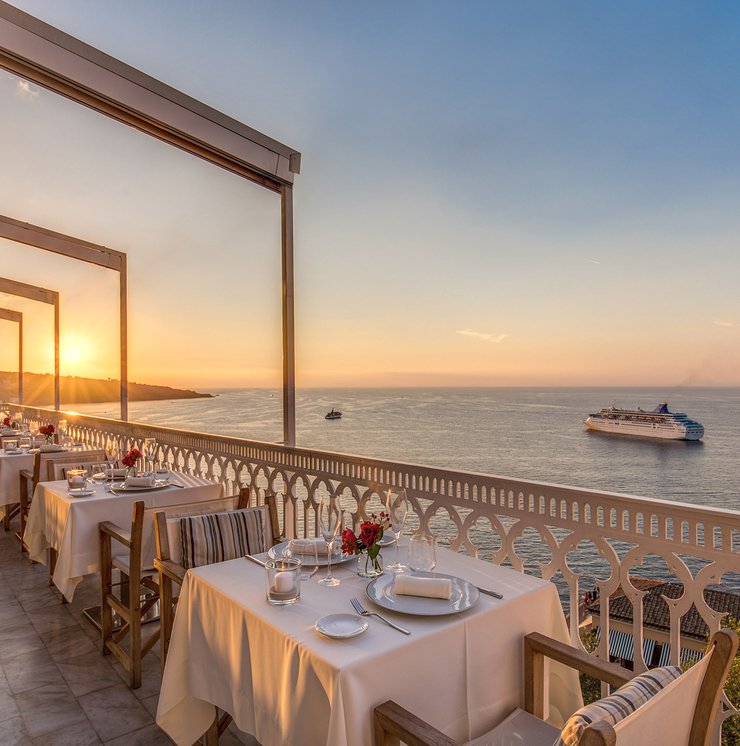 Hotel Mediterraneo Sorrento: piastrelle in gres porcellanato Marca Corona